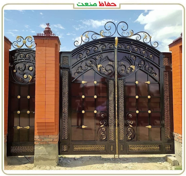 انواع مختلف درب حیاط فرفورژه