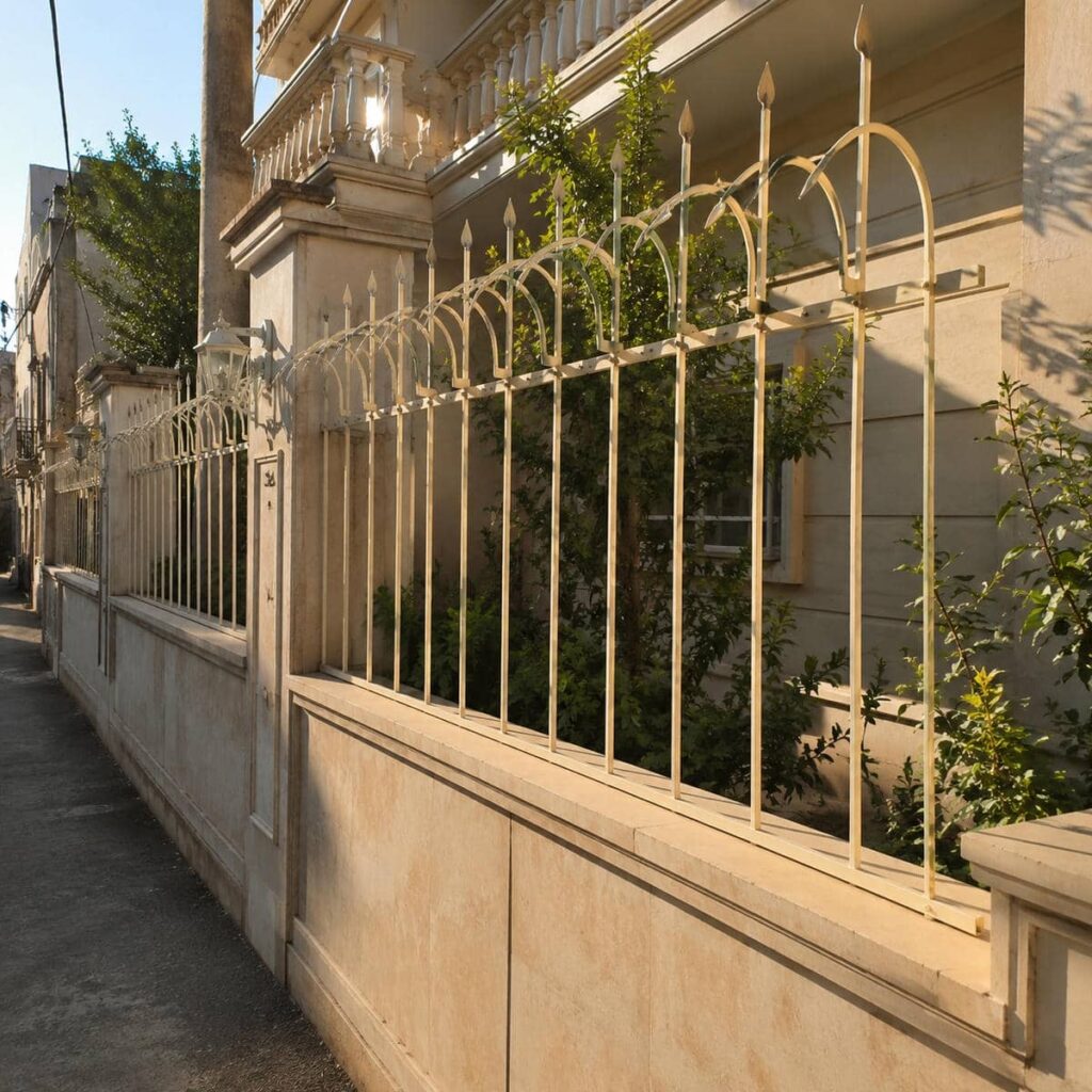 محافظ سر دیوار: حفاظ سر نیزه ای دیواری