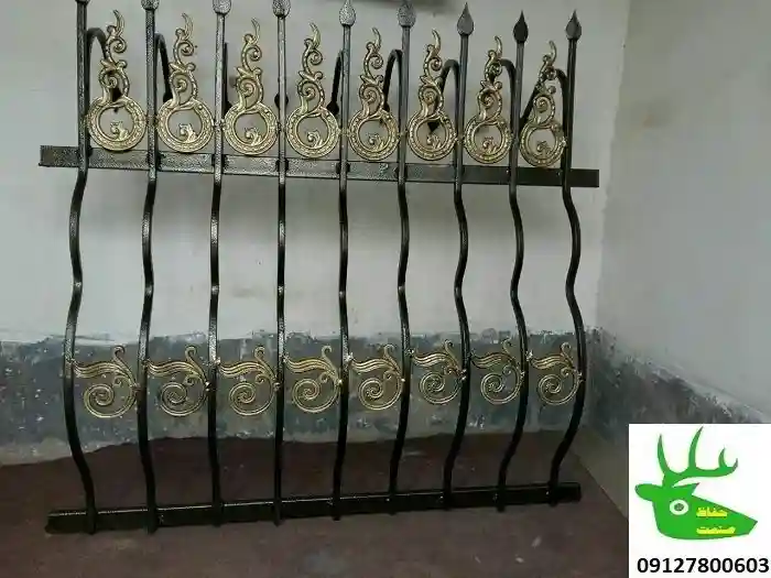 لوکس ترین نرده حفاظ روی دیوار