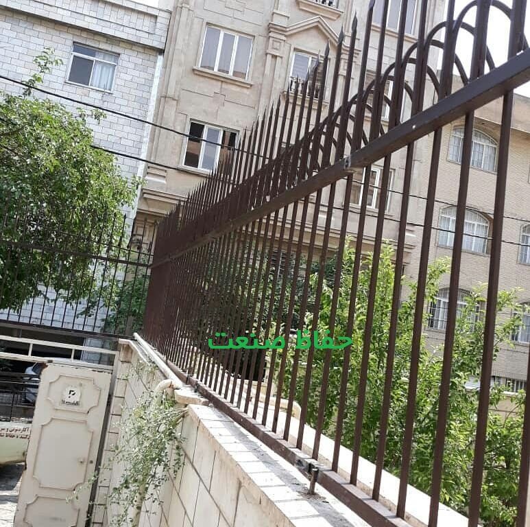 نرده دیوار حیاط