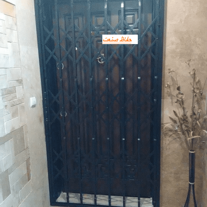 بهترین حفاظ آکاردئونی پشت درب