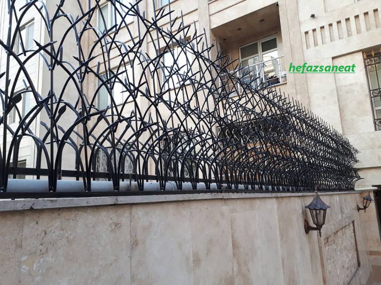تست مقاومت حفاظ روی دیوار در مقابل ضربه و شکسته شدن