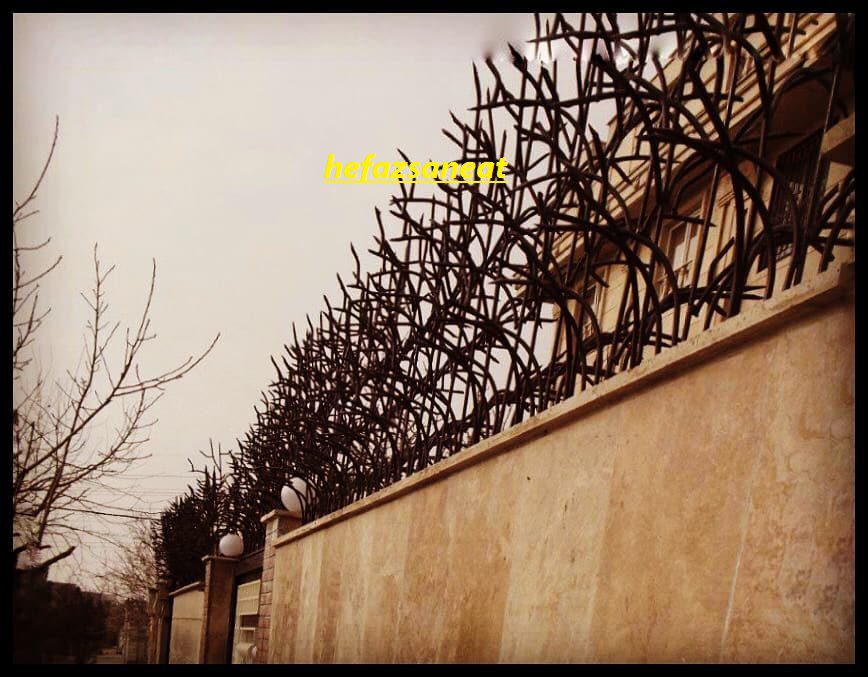 حفاظ بالای دیواری