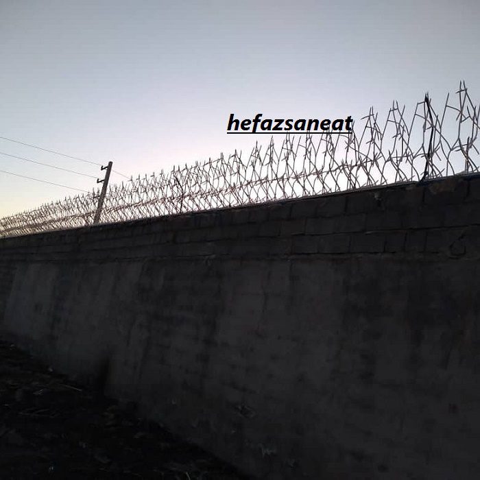 حفاظ فلزی دیوار