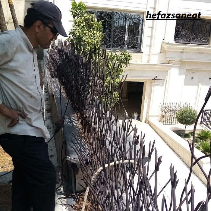 حفاظ بالای دیواری 