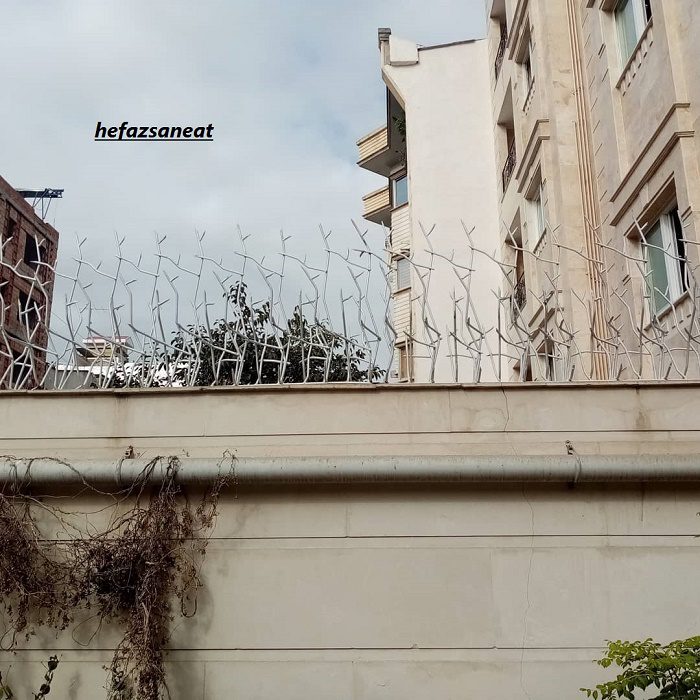 ارتفاع فاظ بالای دیوار و جوشکاری حفاظ شاخ گوزنی 