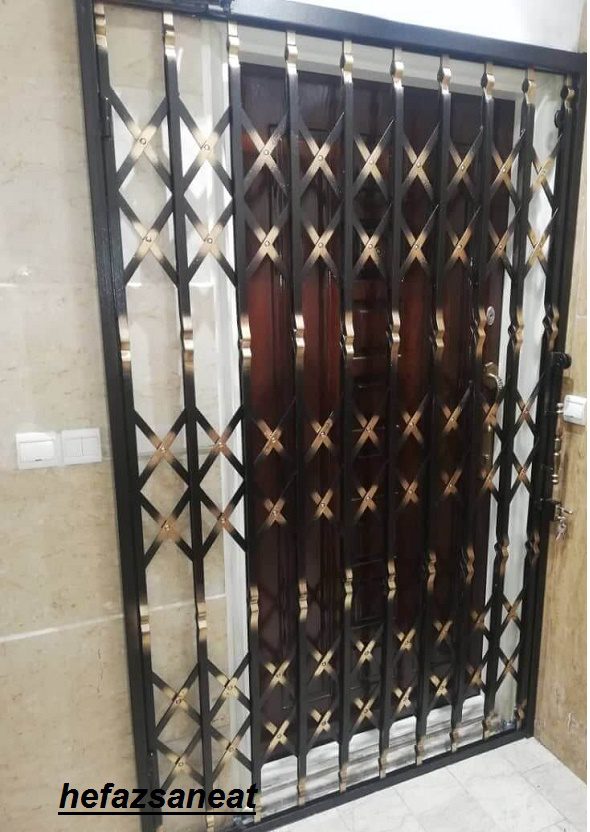 حفاظ درب آکاردئونی تاشو داخل منزل 