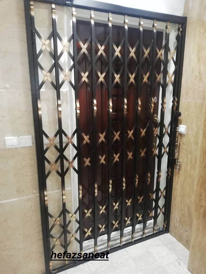 گارد درب آپارتمان فلزی