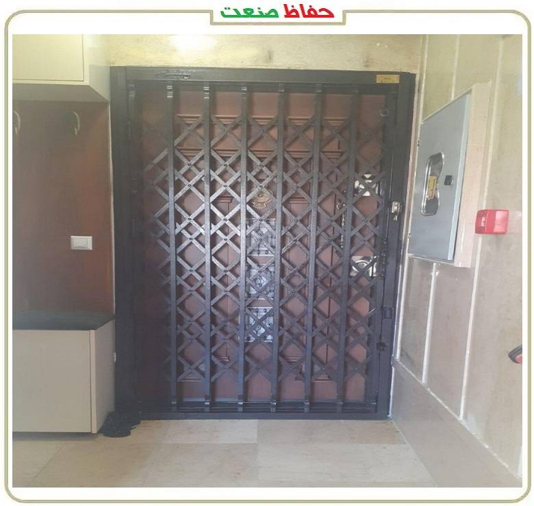 تفاوت درب آکاردئونی داخلی و خارجی
