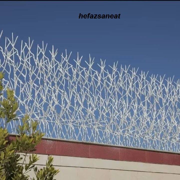 بررسی ارتفاع نرده شاخ گوزنی روی دیوار