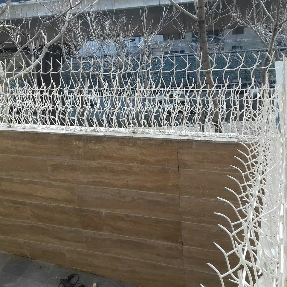 حفاظ کشی دور دیوار محوطه