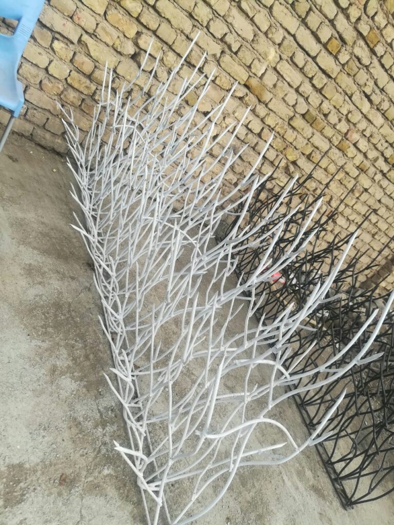 ویژگی محافظ شاخ گوزنی بالای دیوار