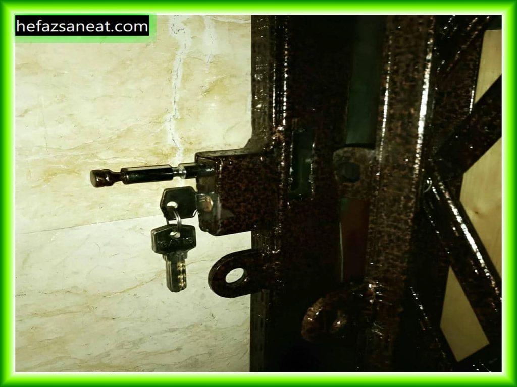 حفاظ آپارتمان و انواع درب آکاردئونی