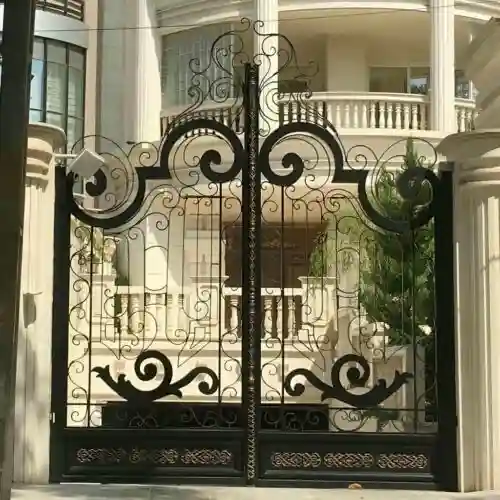درب فرفورژه مدل نگین با طراحی لوکس
