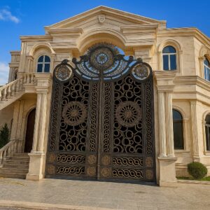 درب فلزی ورساچه با طراحی کلاسیک و مهندسی