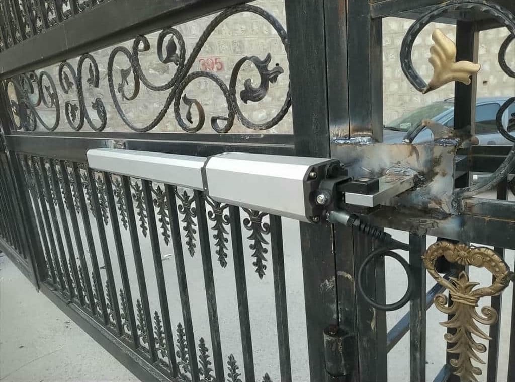 نصب جک درب پارکینگ اتوماتیک روباز در آبادان