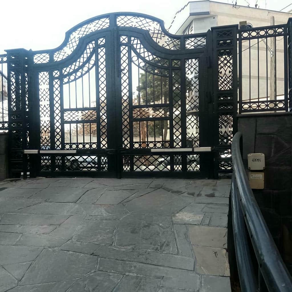 نصب جک درب پارکینگ اتوماتیک اصولی در اهواز