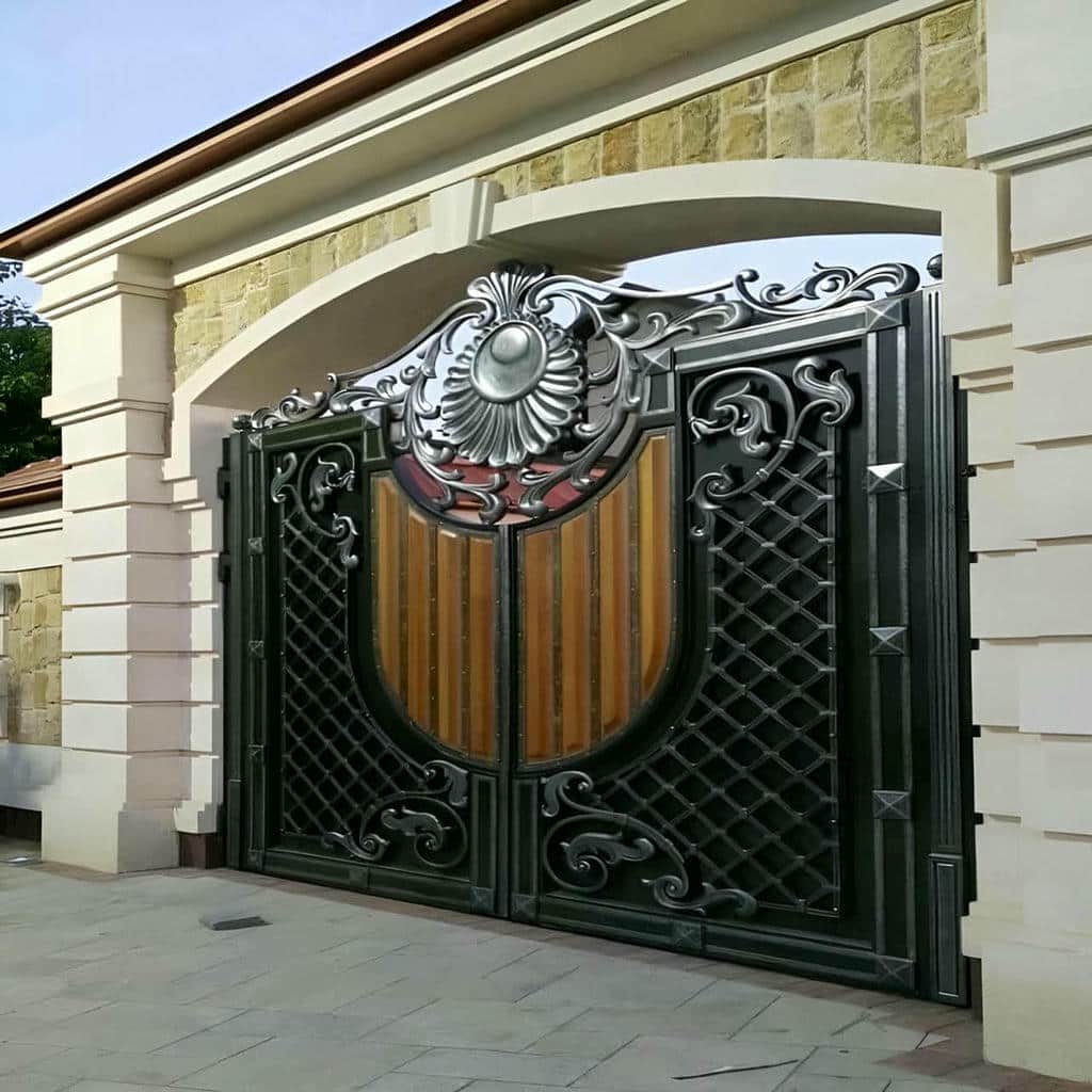 درب حیاط در لواسان