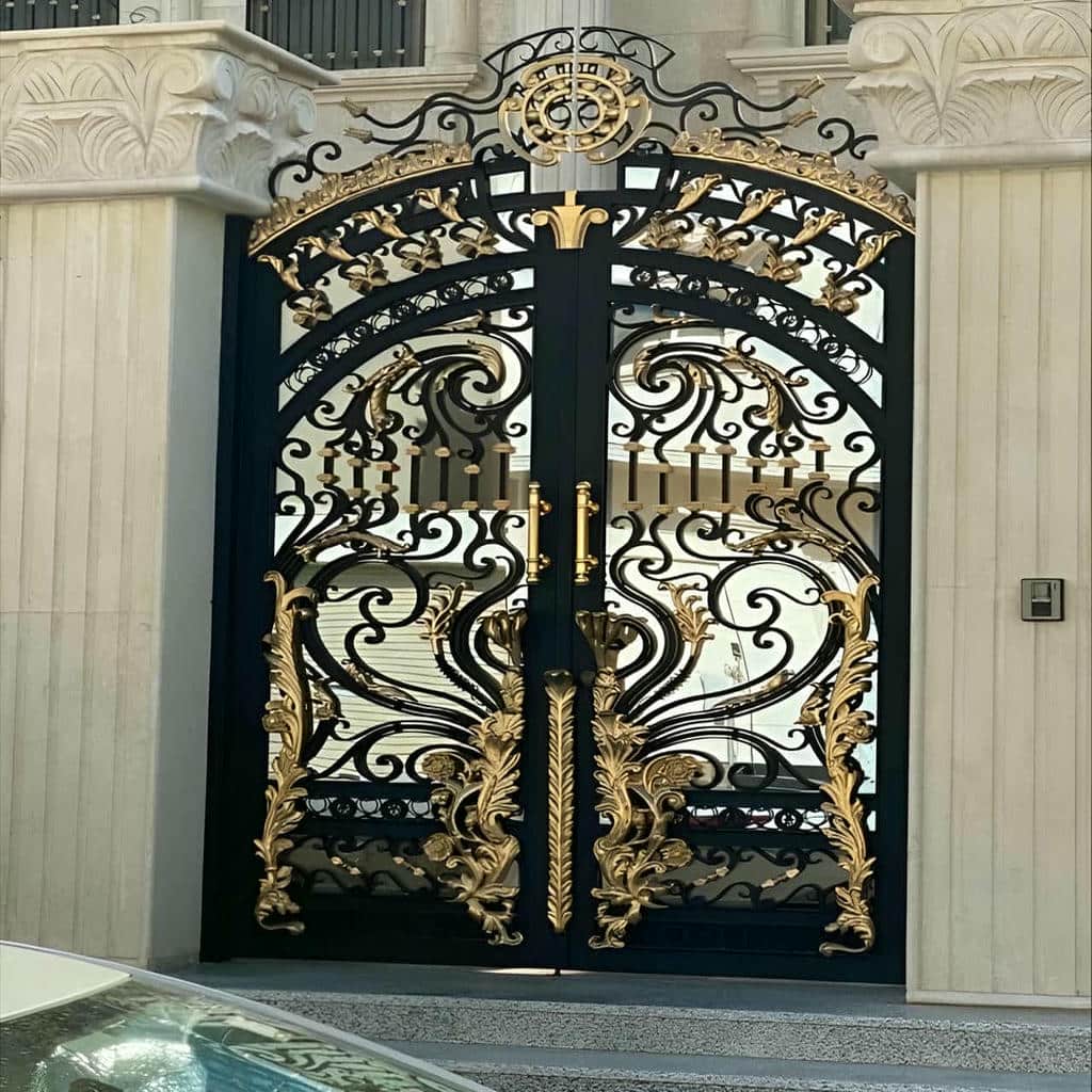نصب درب حیاط فرفورژه در آبسرد