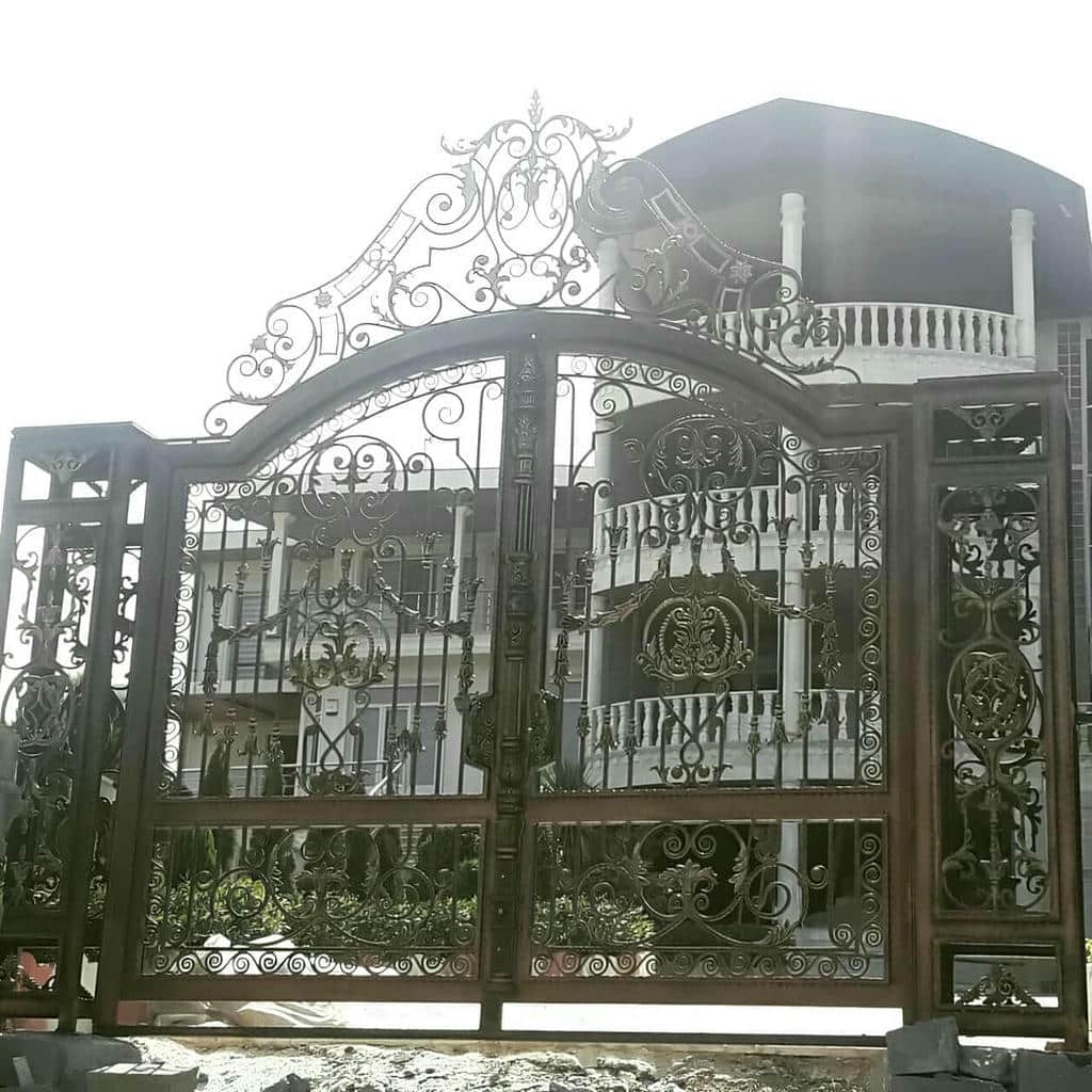 درب حیاط در اندیشه
