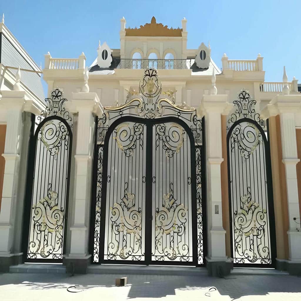 درب حیاط در یاسوج