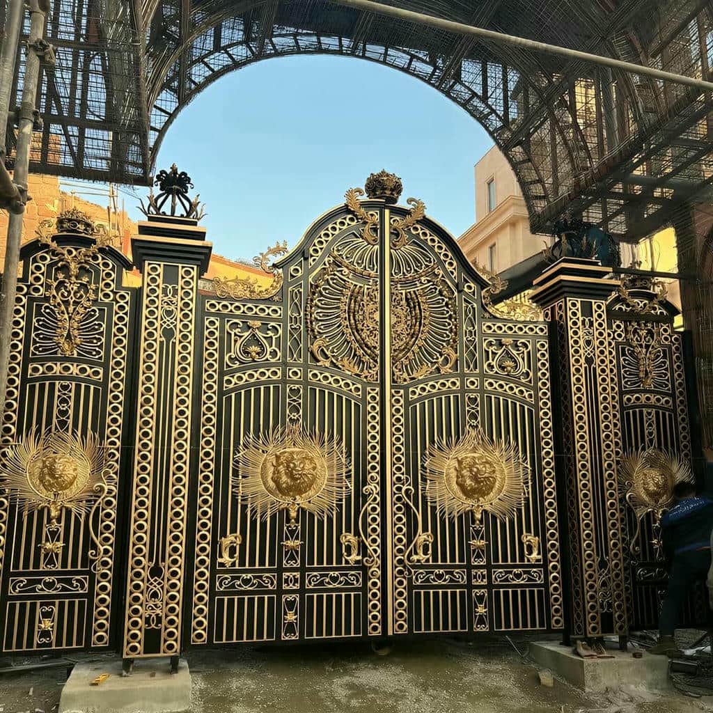 درب حیاط در نظرآباد