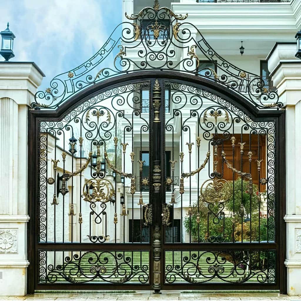 درب حیاط در آبسرد