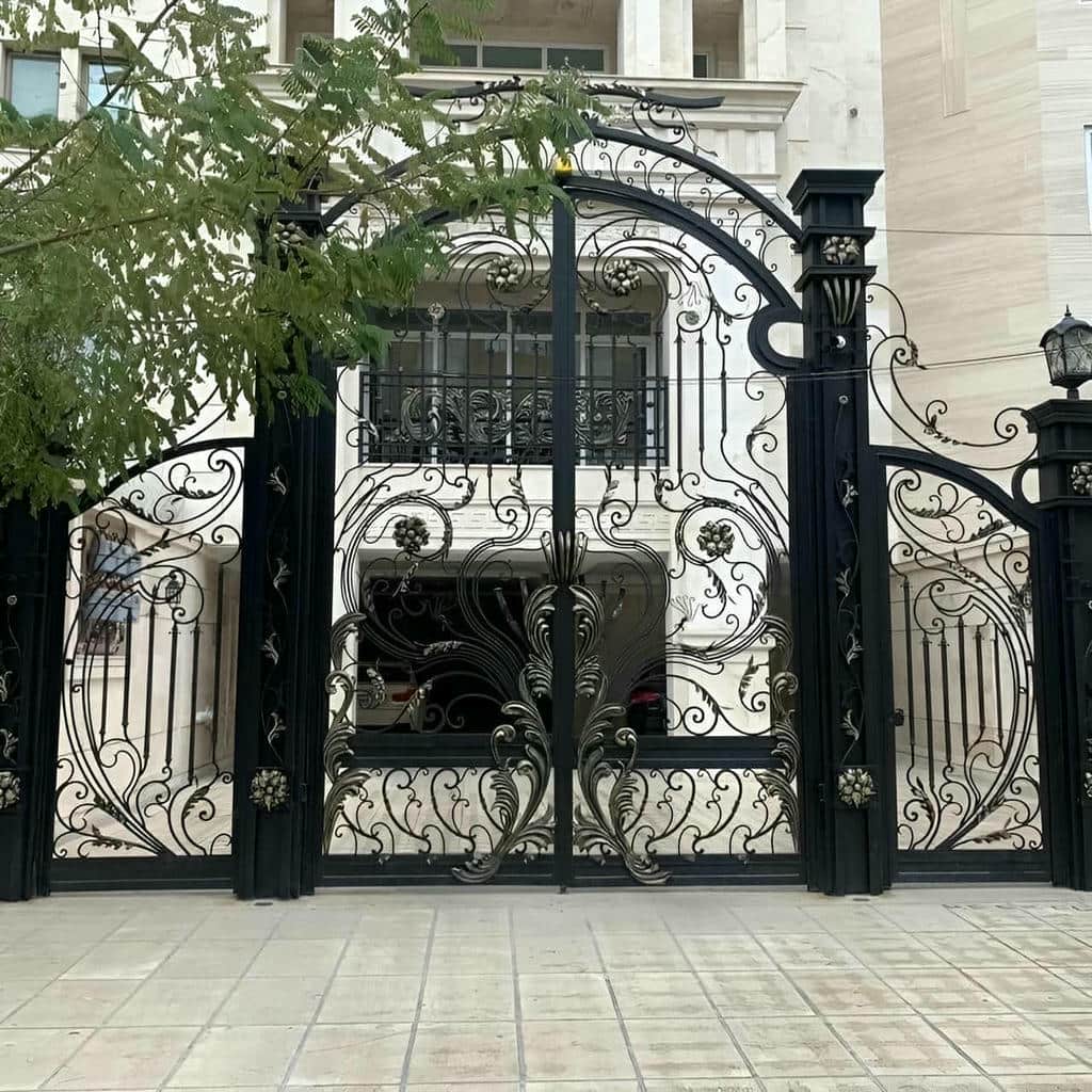 قیمت درب حیاط یراق استاندارد در اندیشه