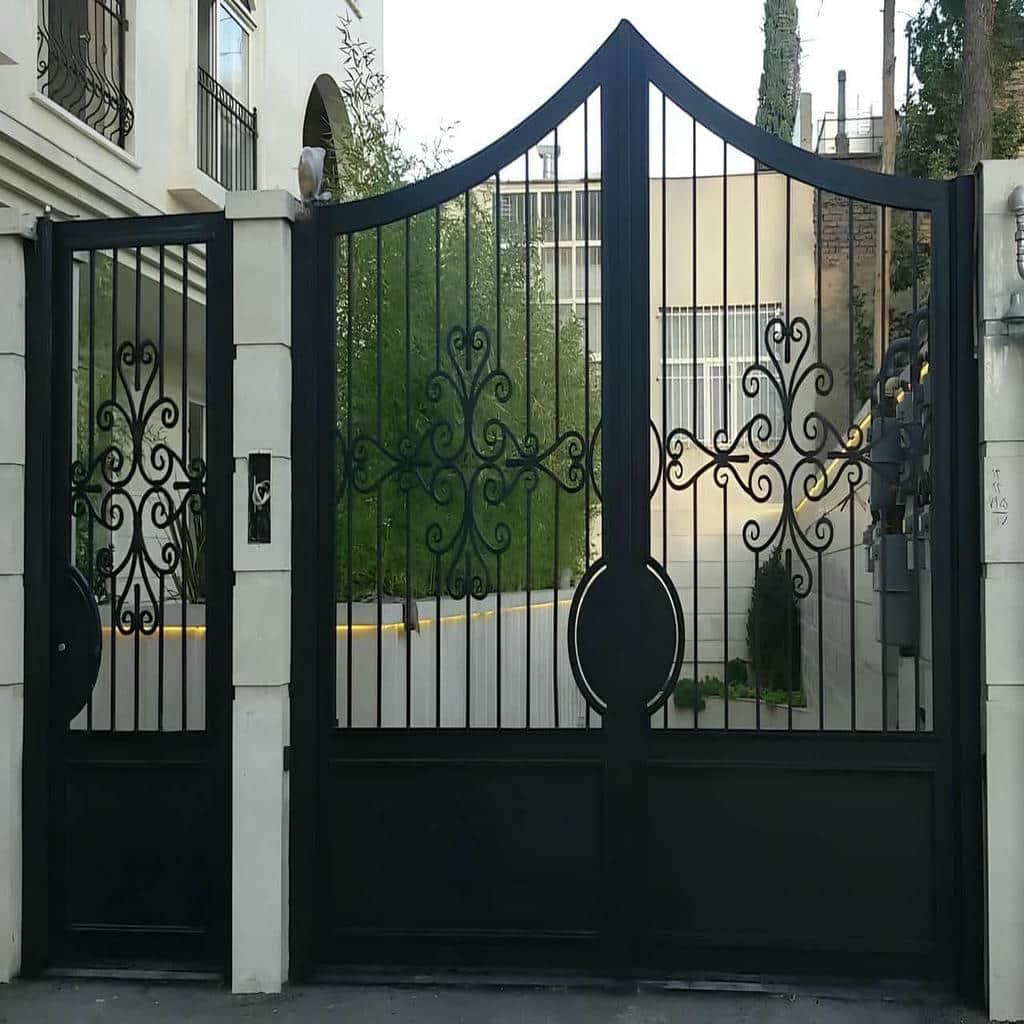 نصب درب حیاط فرفورژه در فردیس کرج