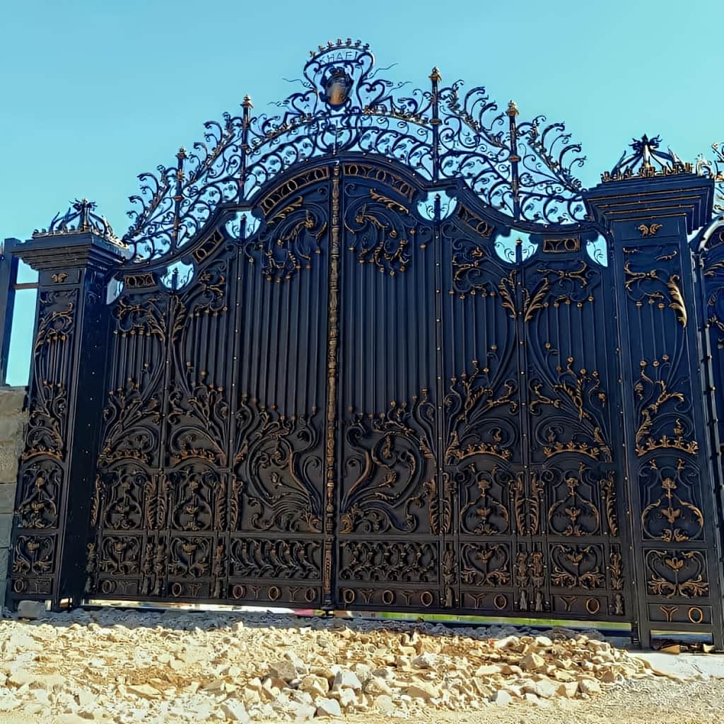 درب حیاط در بندر لنگه