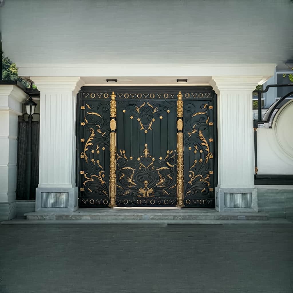 درب حیاط در آمل