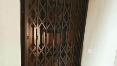 درب حفاظ آکاردئونی در بندر لنگه