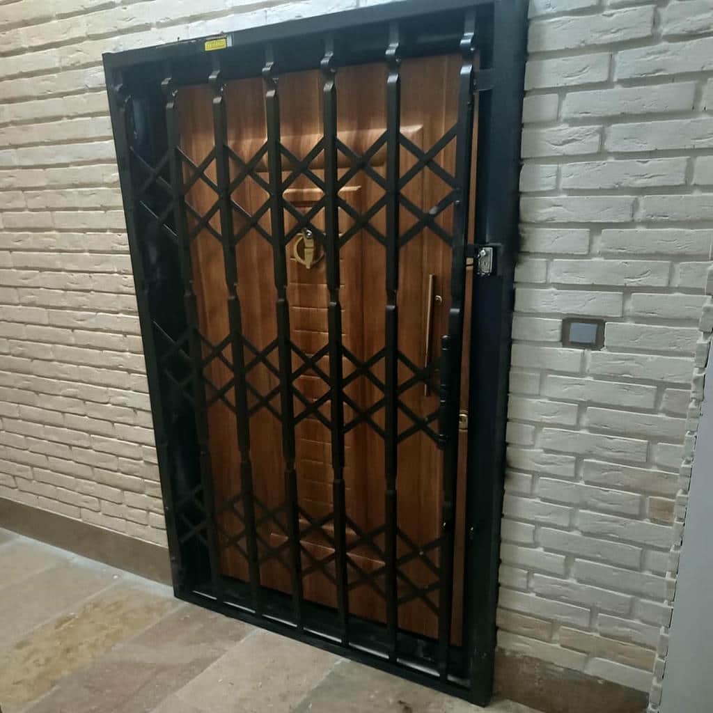 فروش درب حفاظ آکاردئونی پارکینگ در سیرجان فروش درب حفاظ آکاردئونی پارکینگ در سیرجان