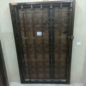 درب حفاظ آکاردئونی در کرمانشاه