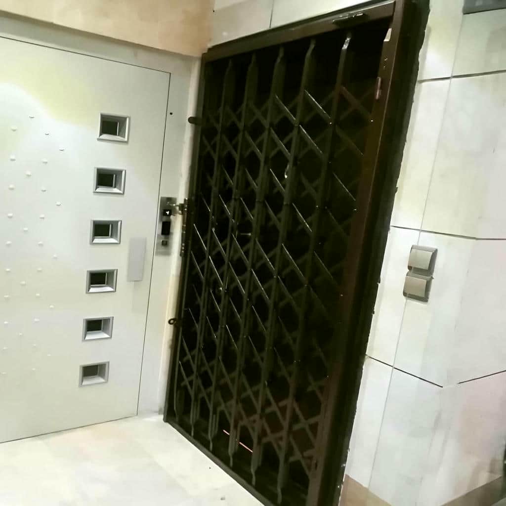 خرید درب حفاظ آکاردئونی با یراق ایمن در قزوین