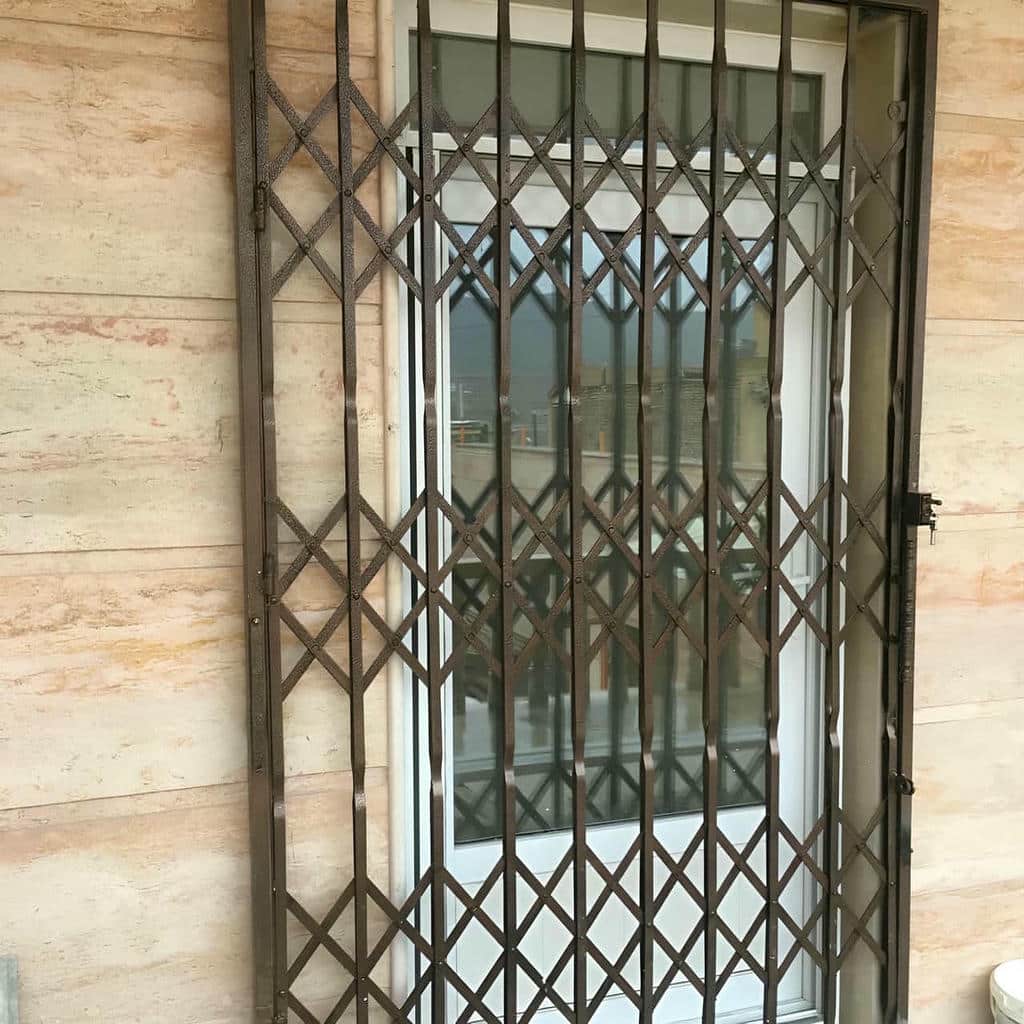 نصب درب حفاظ آکاردئونی اصولی در فردیس کرج