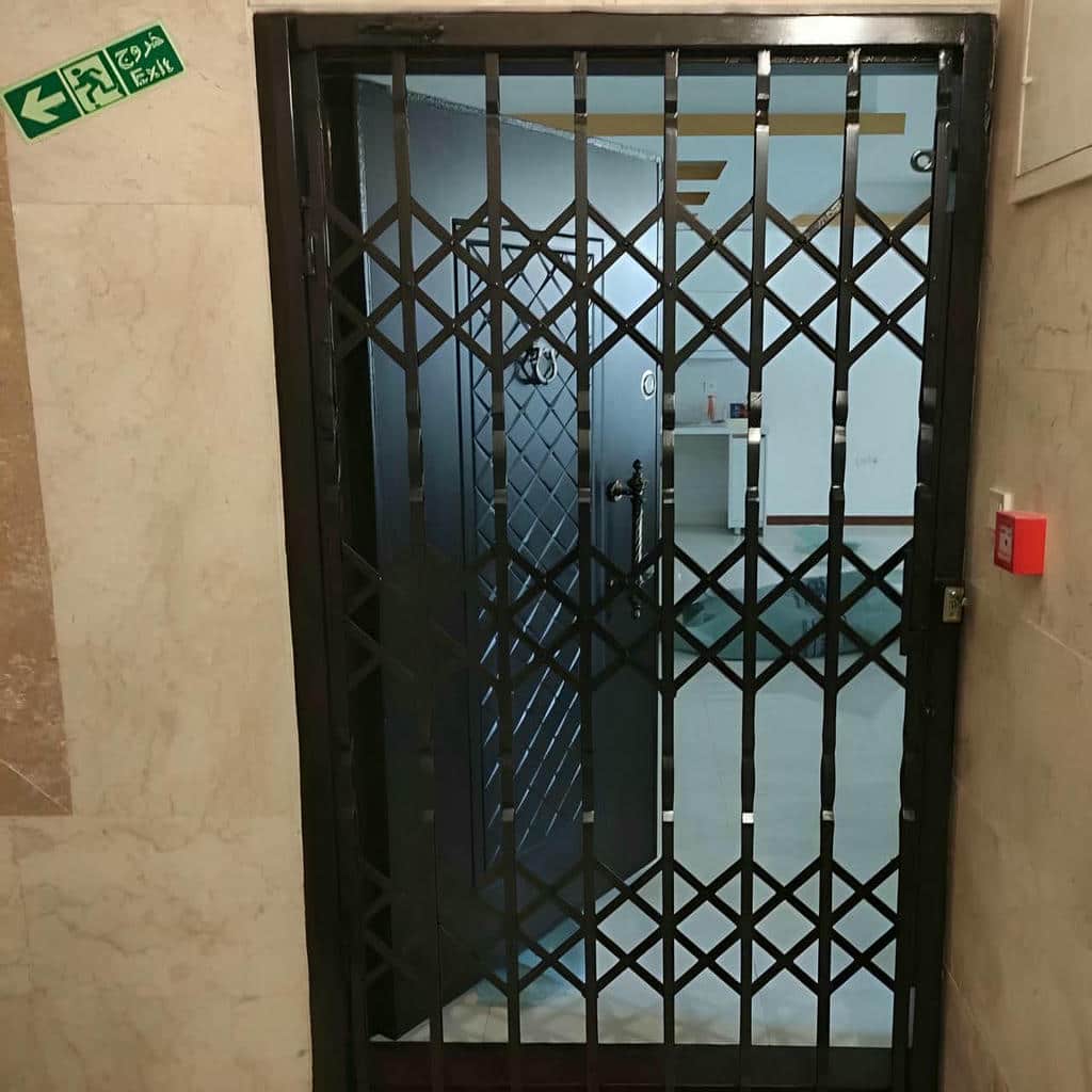 نصب درب حفاظ آکاردئونی چهارگل در بجنورد