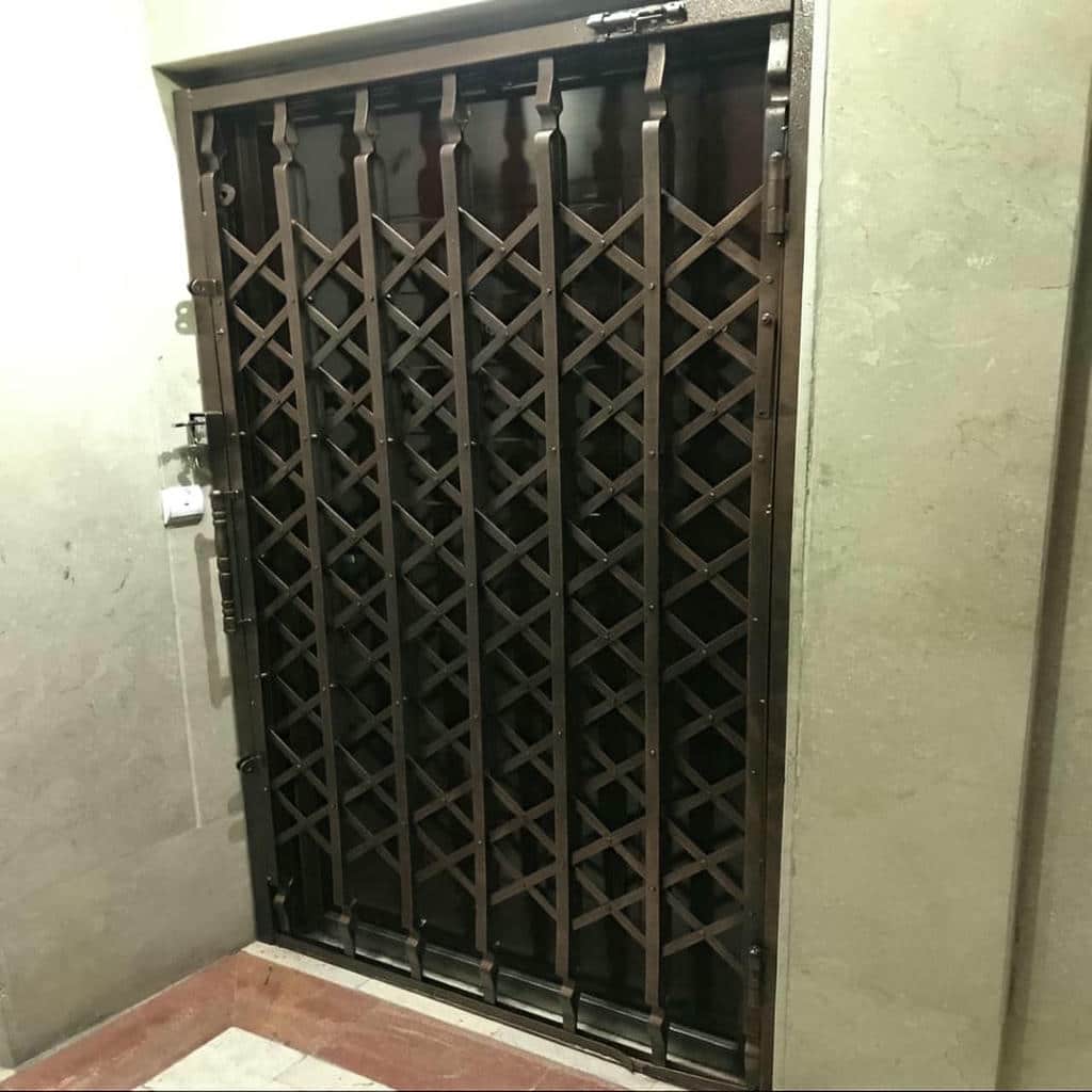 درب حفاظ آکاردئونی در تهران
