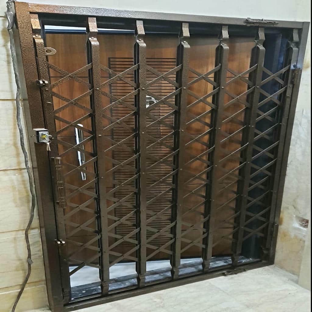 درب حفاظ آکاردئونی در نسیم شهر