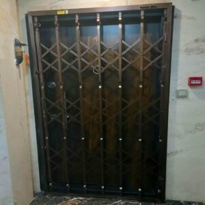درب حفاظ آکاردئونی در یاسوج