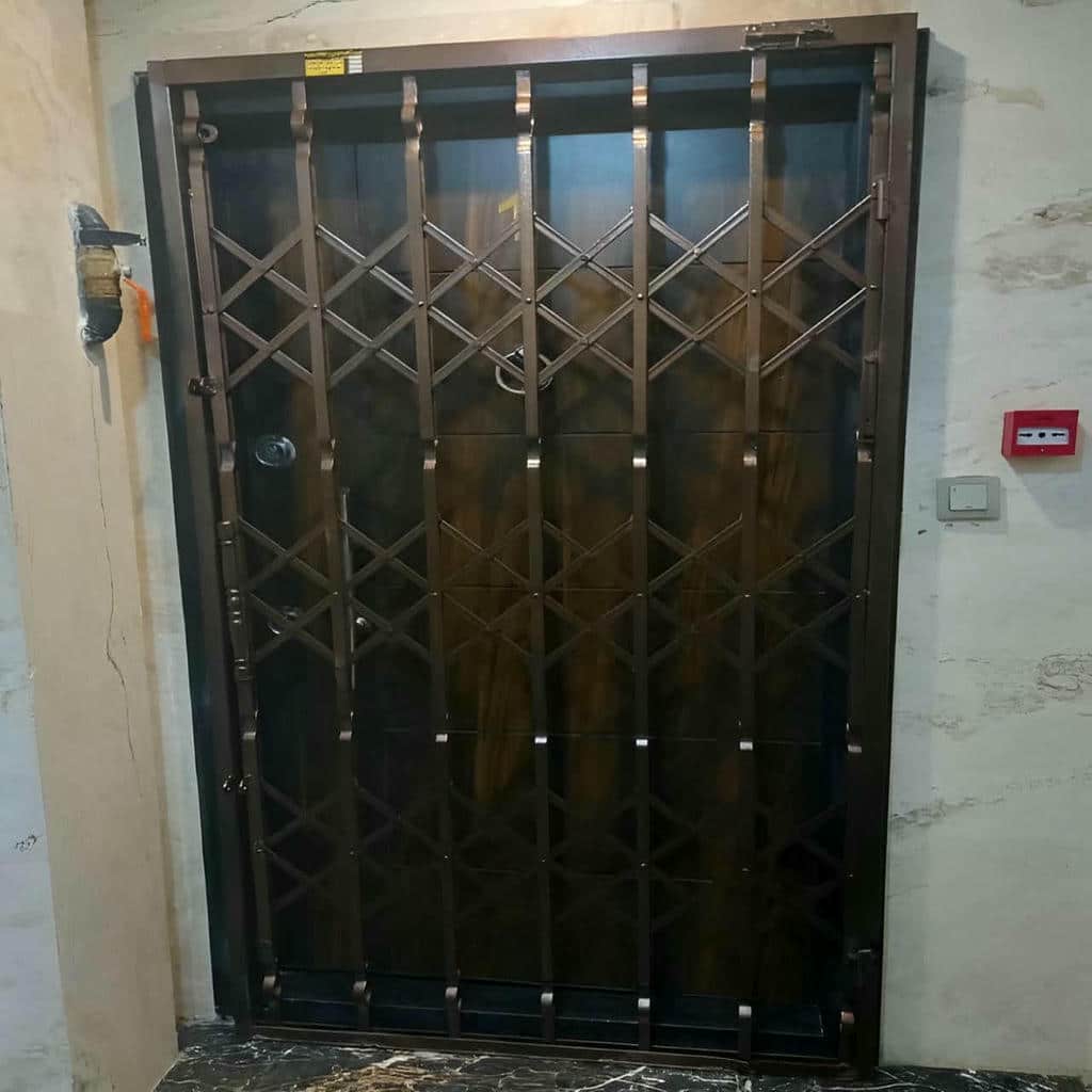 درب حفاظ آکاردئونی در یاسوج