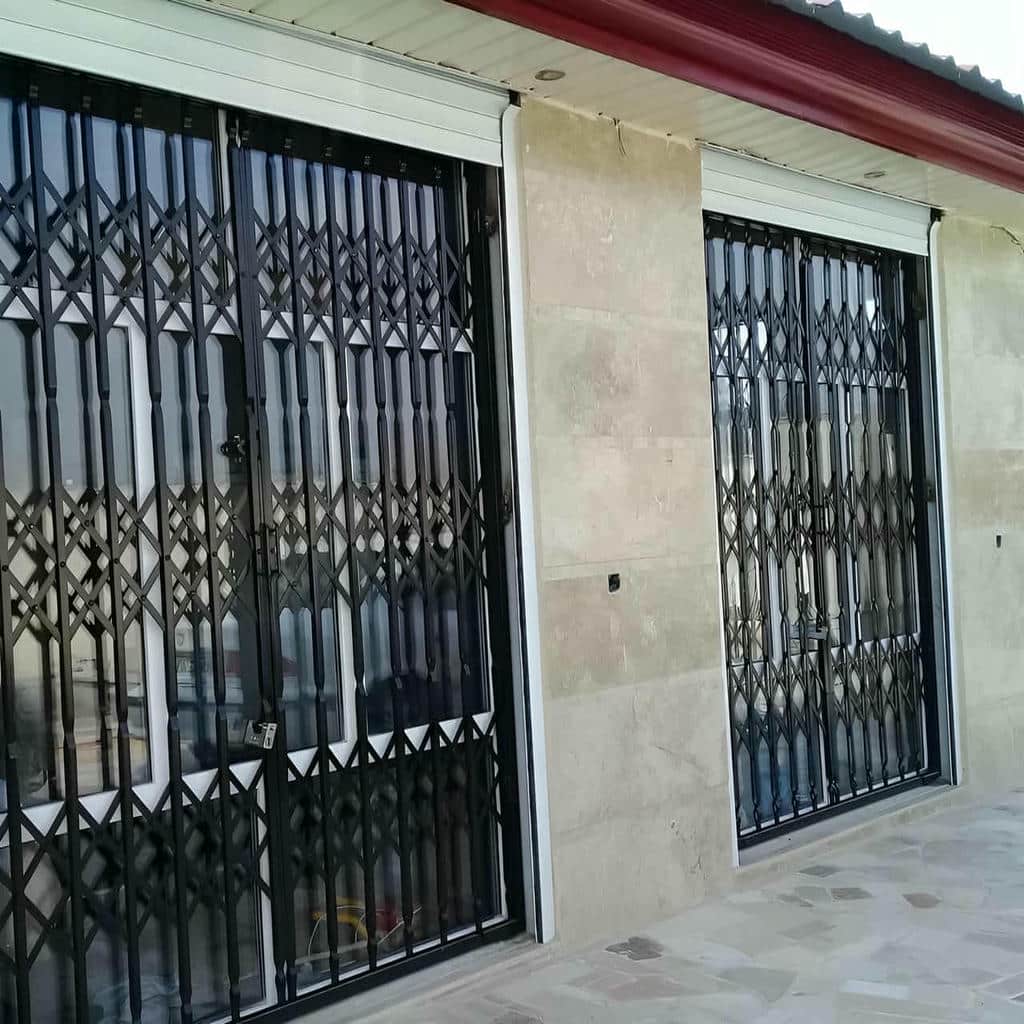 کارخانه درب حفاظ آکاردئونی فلزی در بندر بوشهر