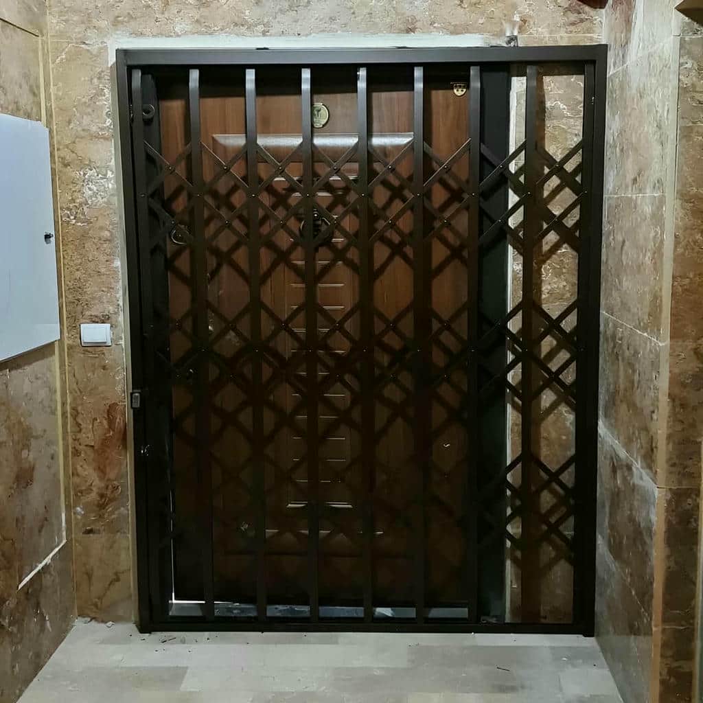 خرید درب حفاظ آکاردئونی دوگل در بیرجند