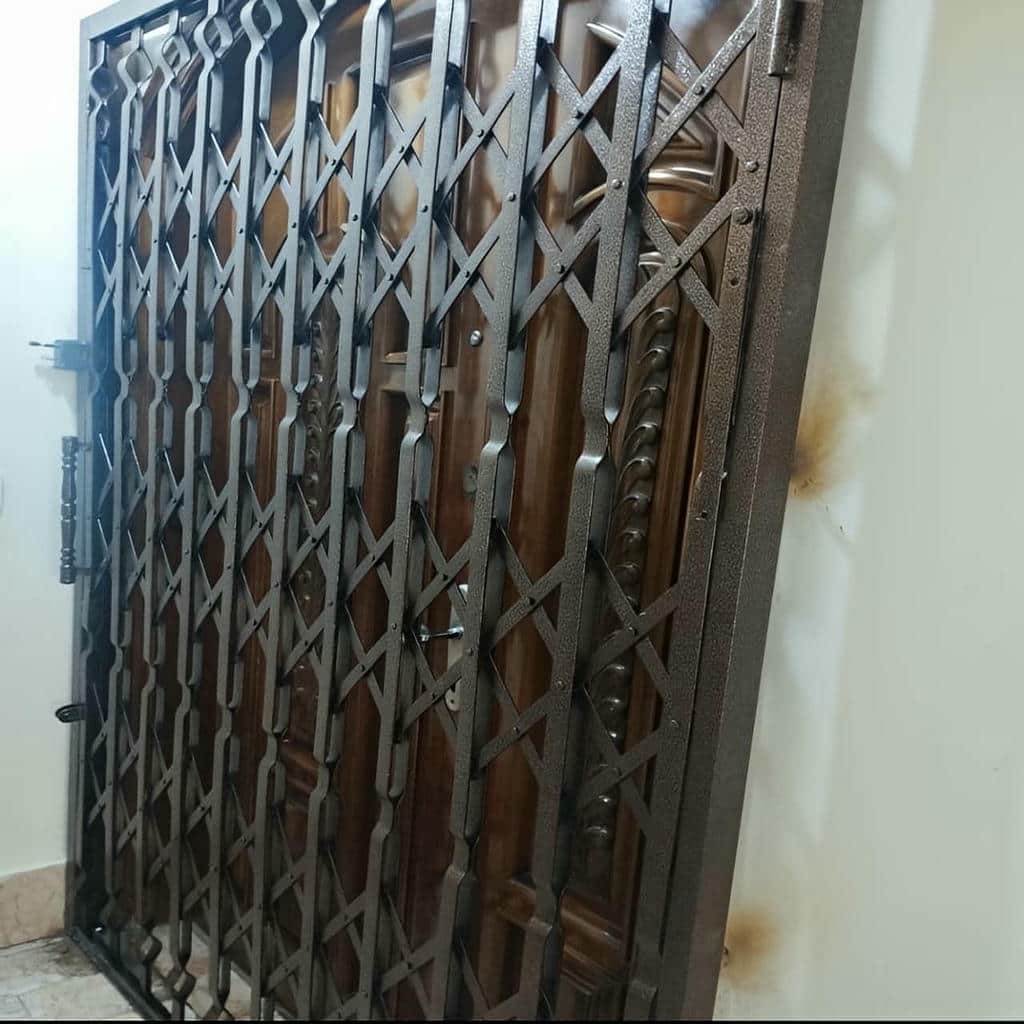نصب درب حفاظ آکاردئونی چهارگل در اردبیل