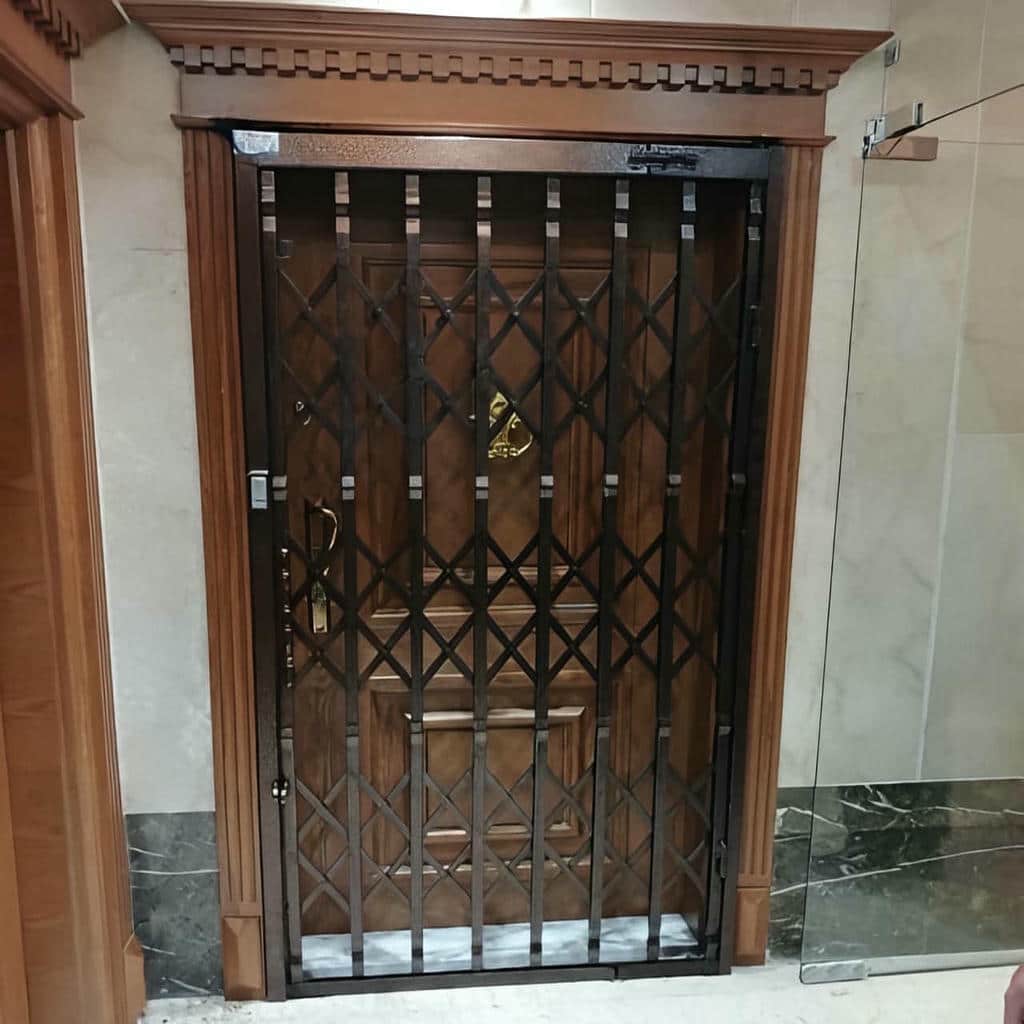 نصب درب حفاظ آکاردئونی چهارگل در آمل