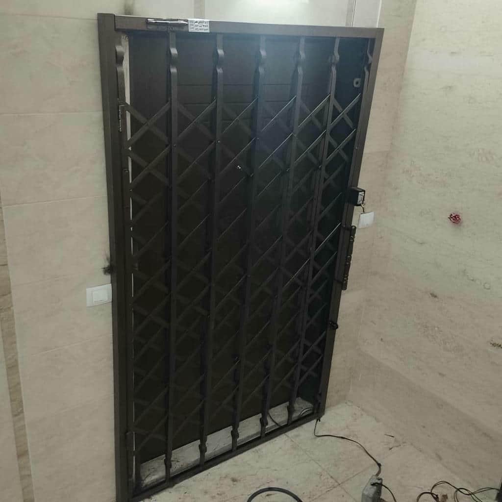 نصب درب حفاظ آکاردئونی چهارگل در عظیمیه کرج
