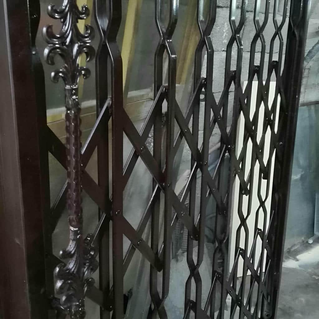 خرید درب حفاظ آکاردئونی دوگل در نیشابور