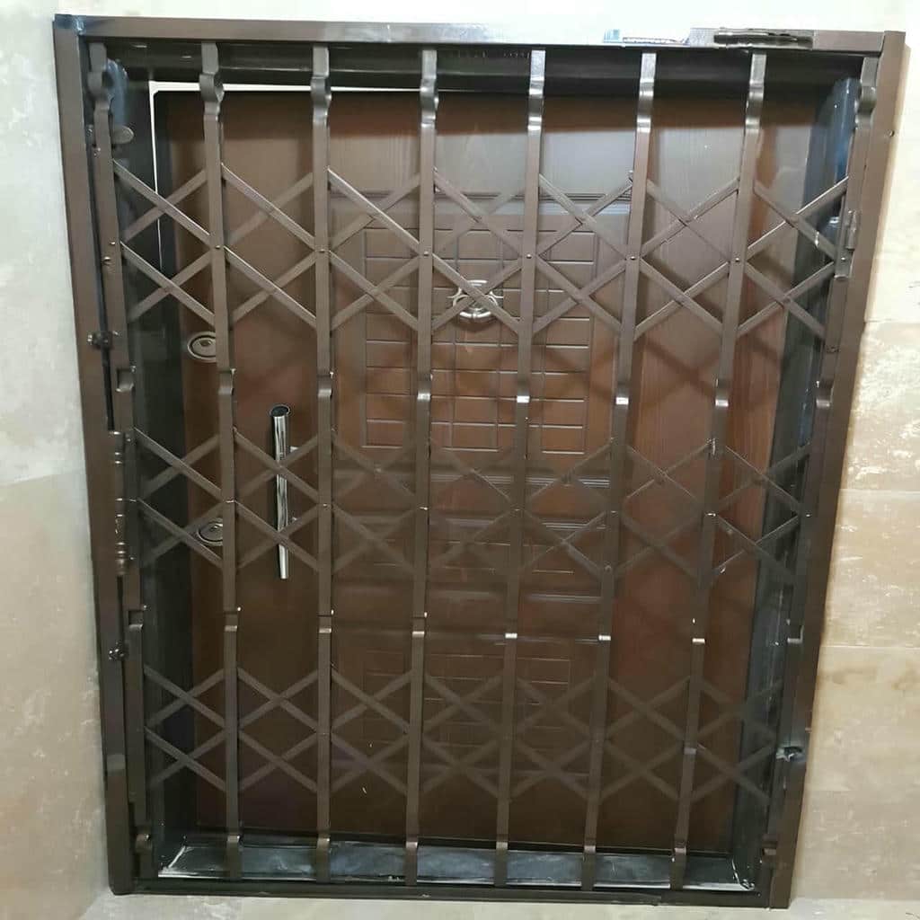 درب حفاظ آکاردئونی در بابل