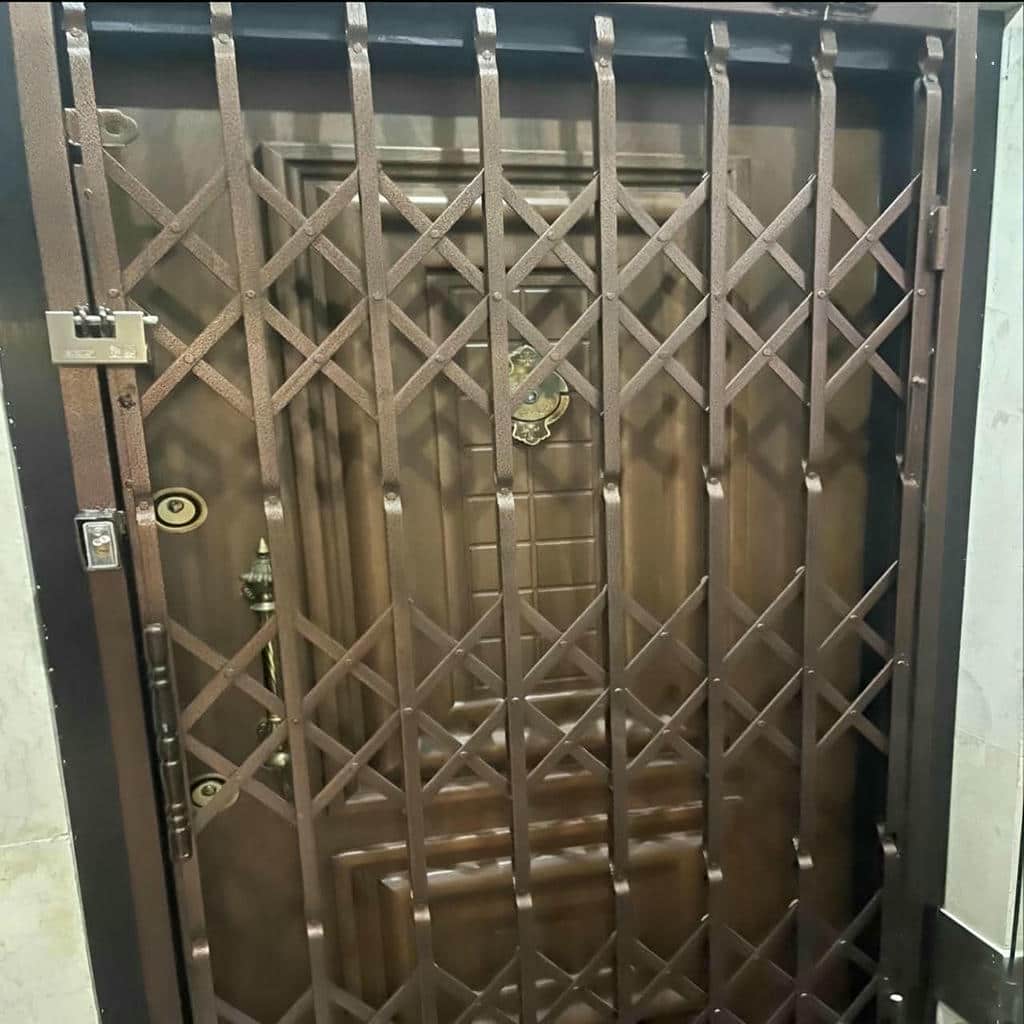 کارخانه درب حفاظ آکاردئونی مغازه در سیرجان کارخانه درب حفاظ آکاردئونی مغازه در سیرجان