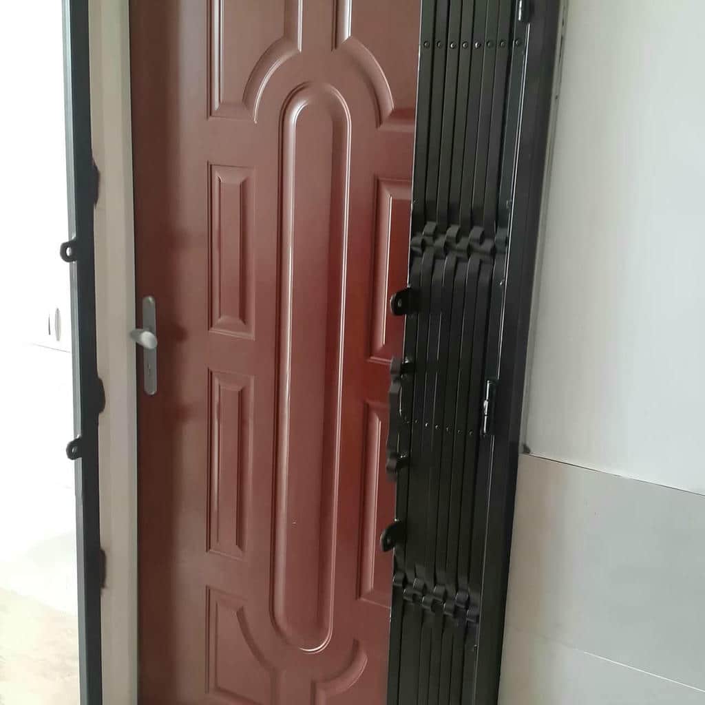 فروش درب حفاظ آکاردئونی مسکونی در کیش